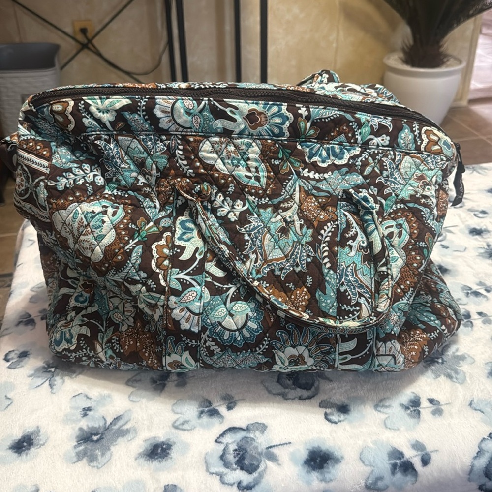 Very Bradley large duffle bag great condition only worn